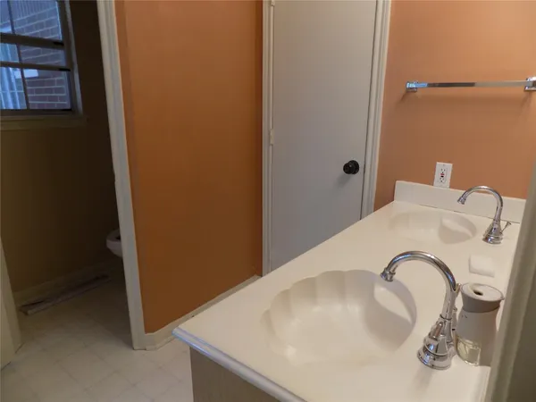 $2,100 | 22623 River Birch Drive, Tomball, TX 77375
