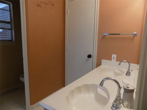 $2,100 | 22623 River Birch Drive, Tomball, TX 77375