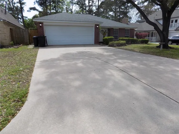 $2,100 | 22623 River Birch Drive, Tomball, TX 77375