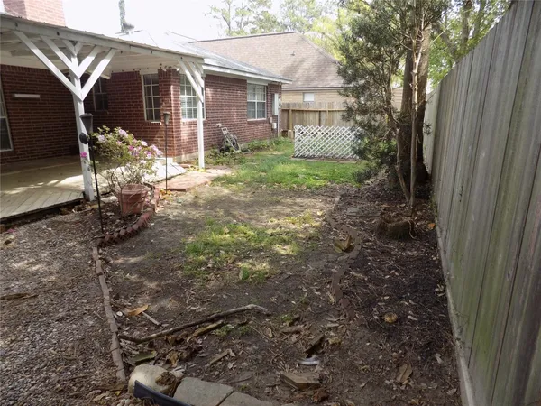 $2,100 | 22623 River Birch Drive, Tomball, TX 77375