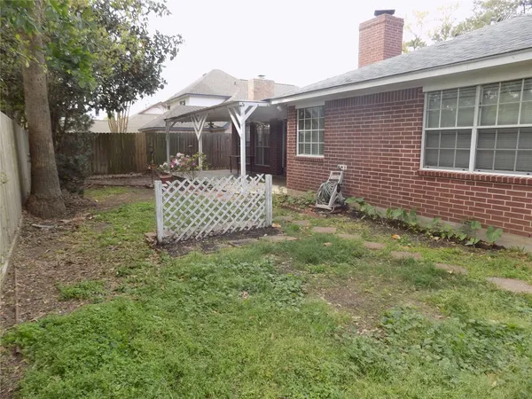 $2,100 | 22623 River Birch Drive, Tomball, TX 77375