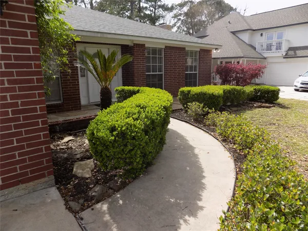 $1,950 | 22623 River Birch Drive, Tomball, TX 77375