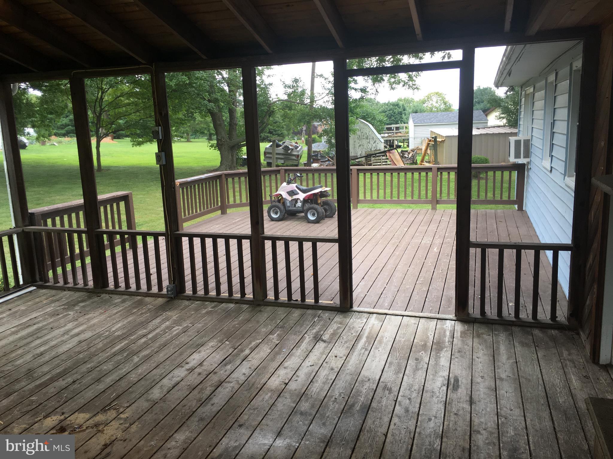 16825 Hardy Road Mount Airy, MD 21771 - Photo 17 of 23 Deck