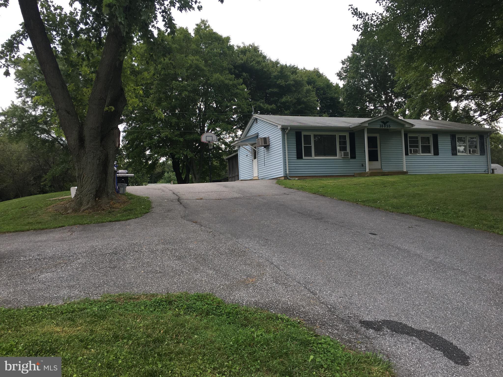 16825 Hardy Road Mount Airy, MD 21771 - Photo 3 of 23 Driveway