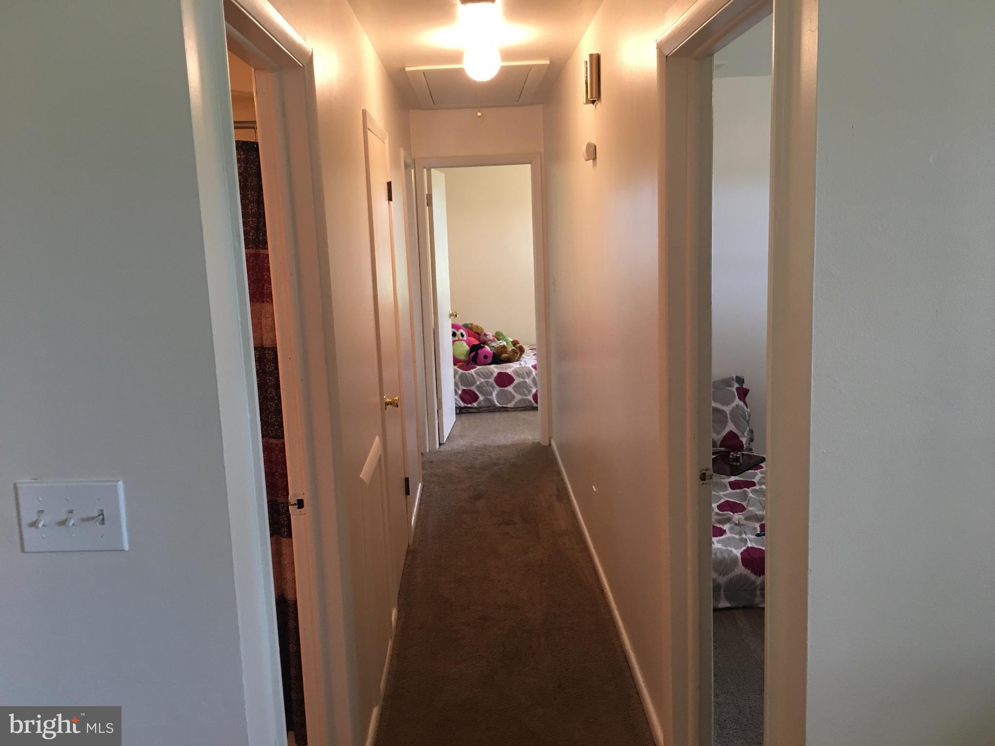 16825 Hardy Road Mount Airy, MD 21771 - Photo 8 of 23 Interior (General)