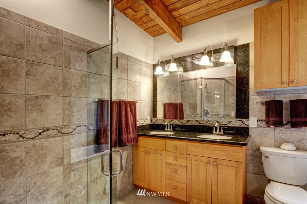 3956 Southwest Arroyo Drive Seattle, WA 98146 - Photo 16 of 25