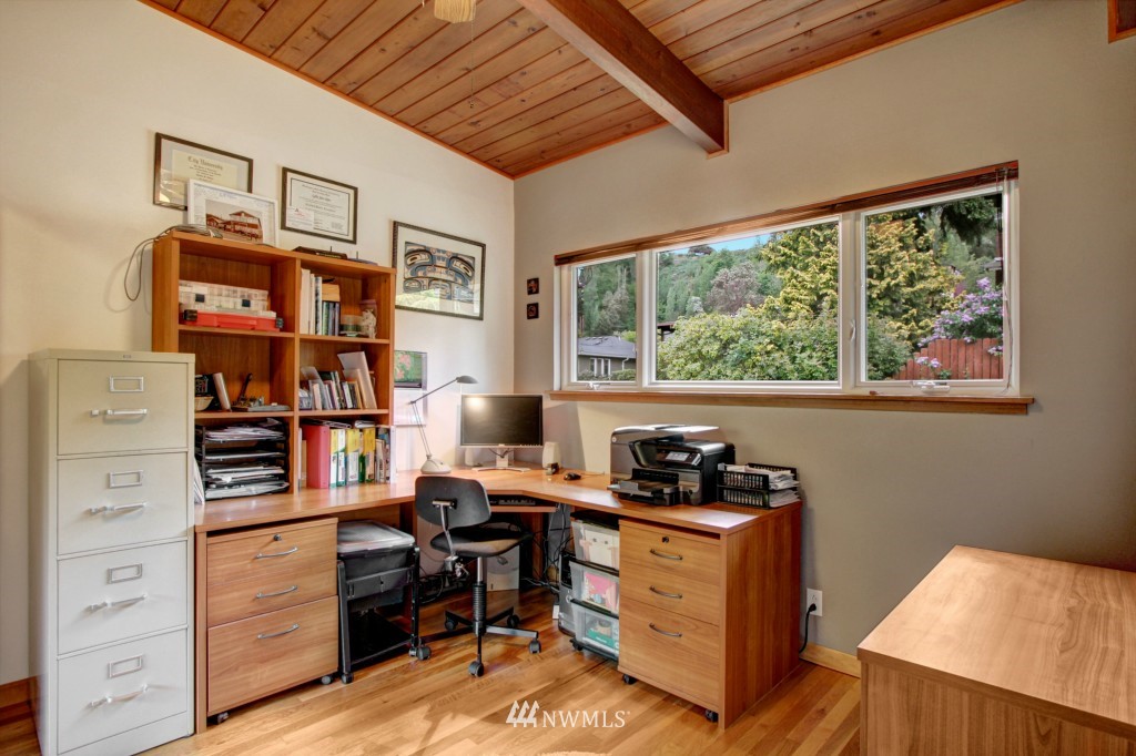 3956 Southwest Arroyo Drive Seattle, WA 98146 - Photo 17 of 25