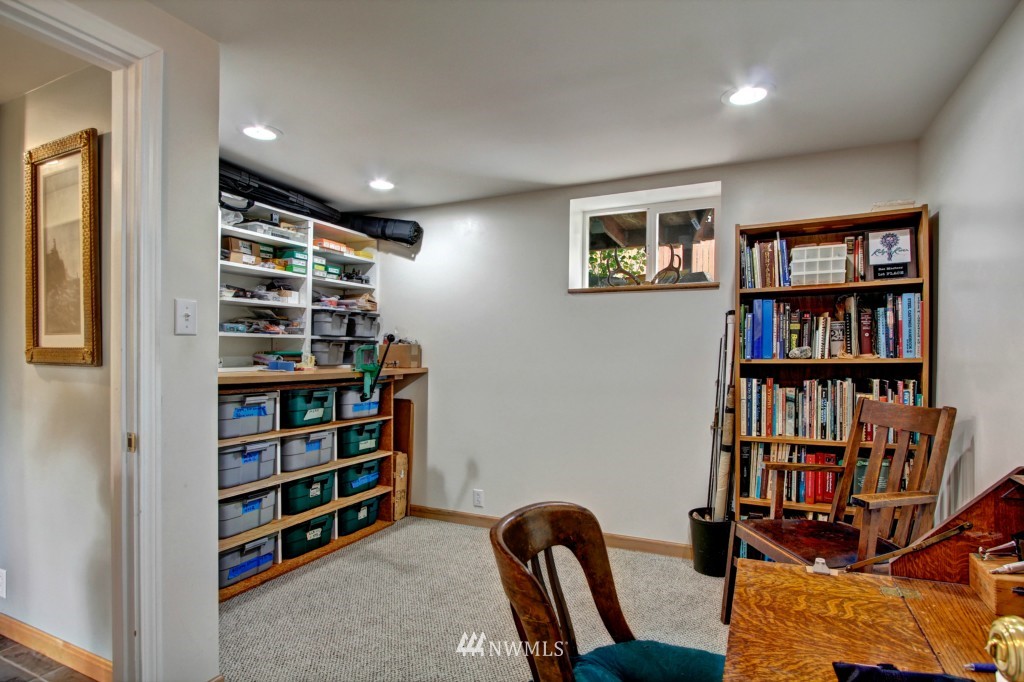 3956 Southwest Arroyo Drive Seattle, WA 98146 - Photo 19 of 25
