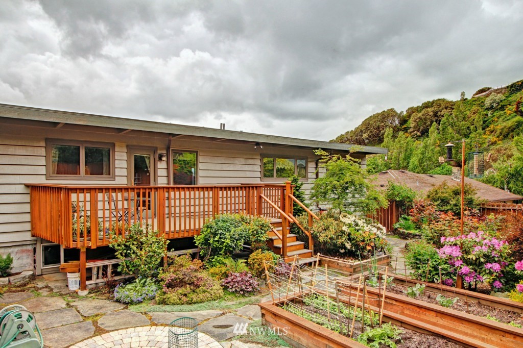 3956 Southwest Arroyo Drive Seattle, WA 98146 - Photo 24 of 25