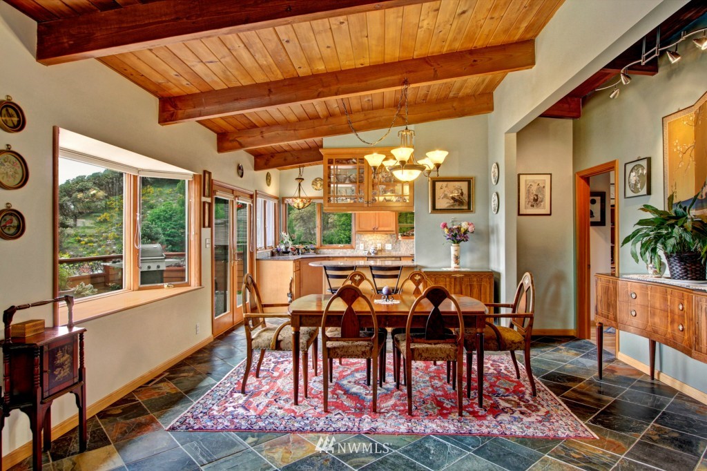 3956 Southwest Arroyo Drive Seattle, WA 98146 - Photo 7 of 25