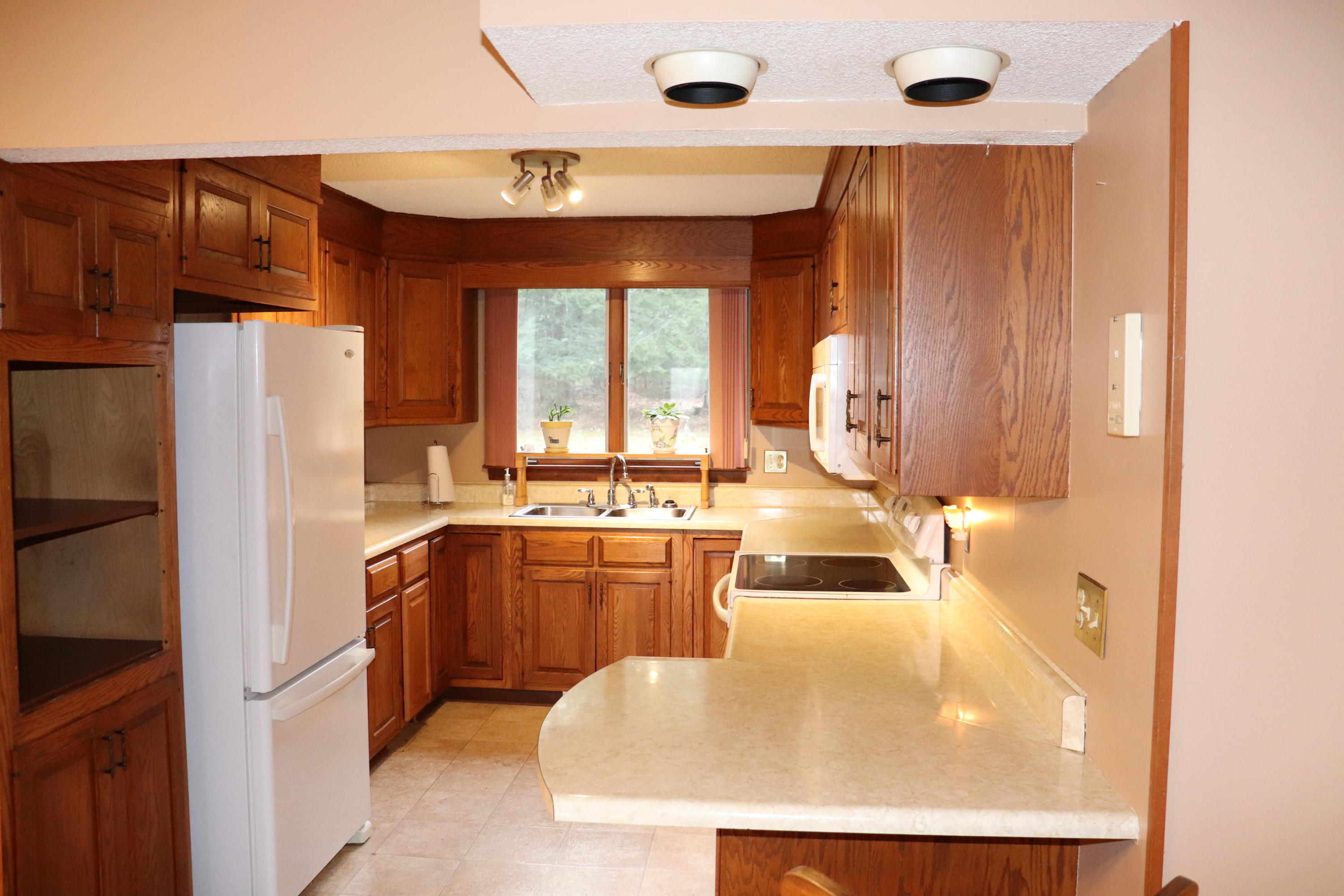 446 Main Road Milford, ME 04461 - Photo 9 of 43 9