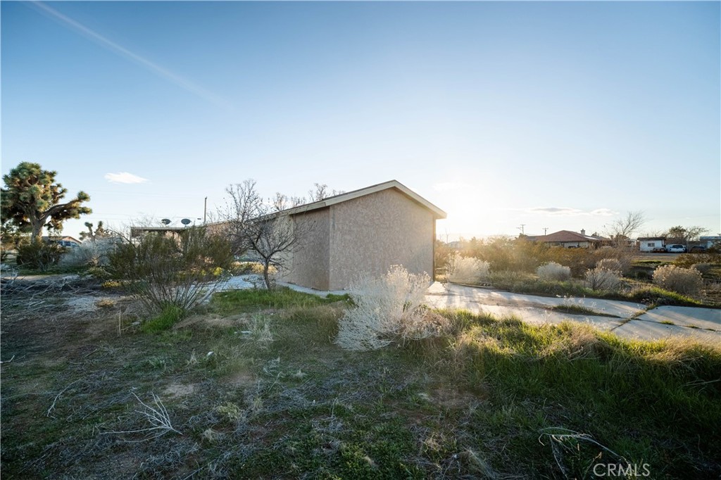 10374 Olivine Road Victorville, CA 92392 - Photo 11 of 13 Back structure