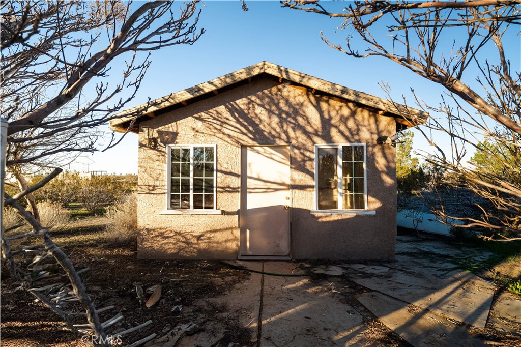 10374 Olivine Road Victorville, CA 92392 - Photo 8 of 13 Back structure