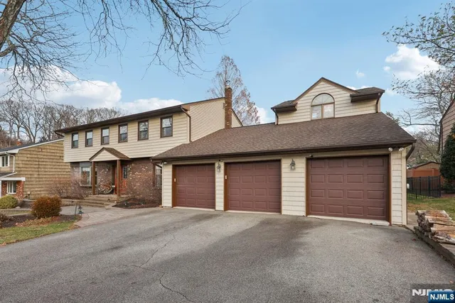 $950,000 | 7 Welsh Court, Wayne, NJ 07470