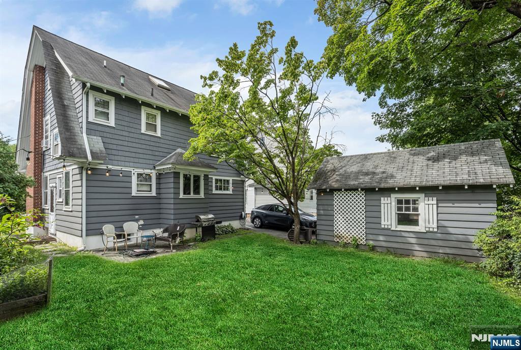 19 Christopher Place Ridgewood, NJ 07450 - Photo 29 of 34 Gallery Image 29