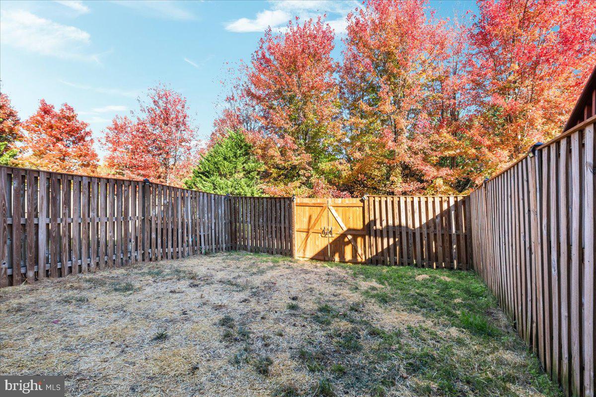 7235 Traphill Way Gainesville, VA 20155 - Photo 28 of 40 a view of a fence