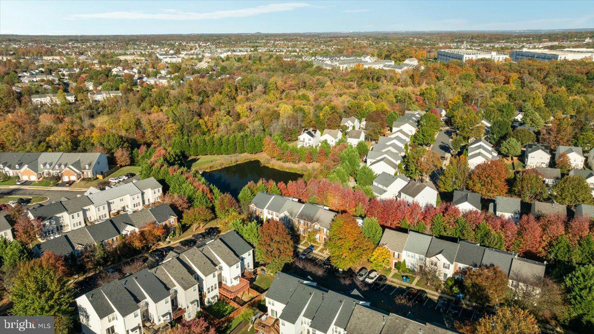 7235 Traphill Way Gainesville, VA 20155 - Photo 36 of 40 a view of city and ocean