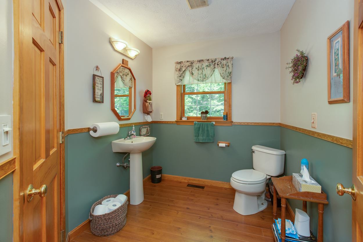 52 Olde Towne Road Auburn, NH 03032 - Photo 11 of 24