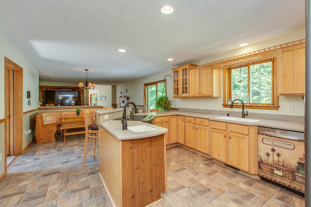 52 Olde Towne Road Auburn, NH 03032 - Photo 5 of 24