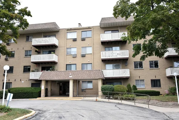 $170,000 | 280 North Westgate Road, Unit 130, Mount Prospect, IL 60056