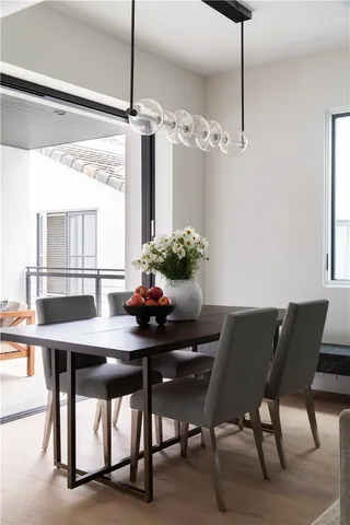 $2,895,000 | 709 1/2 Larkspur Avenue, Unit 1, Corona del Mar, CA 92625