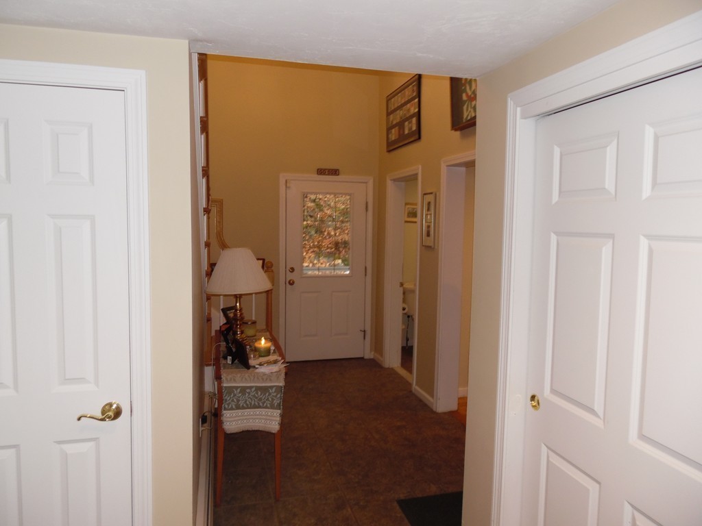 73 Raymond Road Marlborough, MA 01752 - Photo 12 of 23 Gallery Image 12