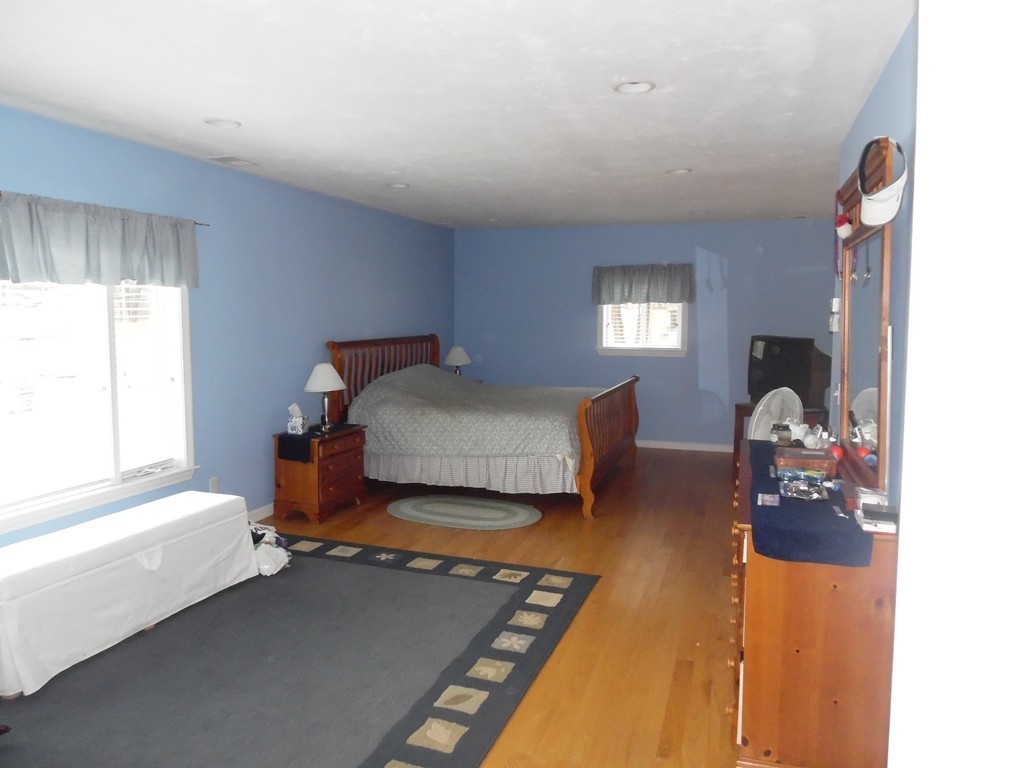 73 Raymond Road Marlborough, MA 01752 - Photo 14 of 23 Gallery Image 14