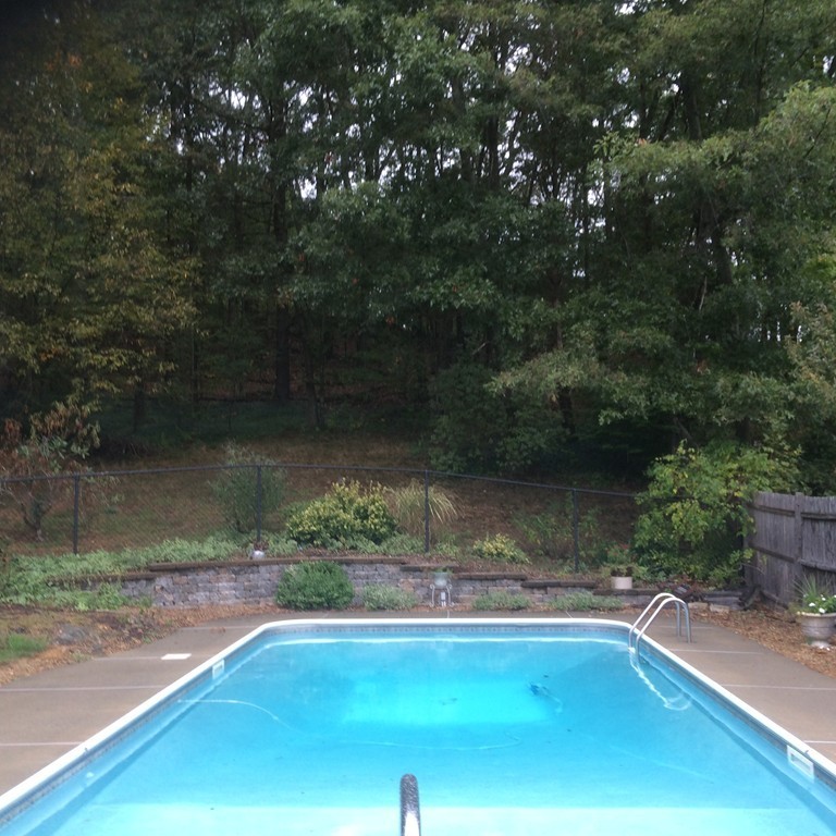 73 Raymond Road Marlborough, MA 01752 - Photo 3 of 23 Gallery Image 3