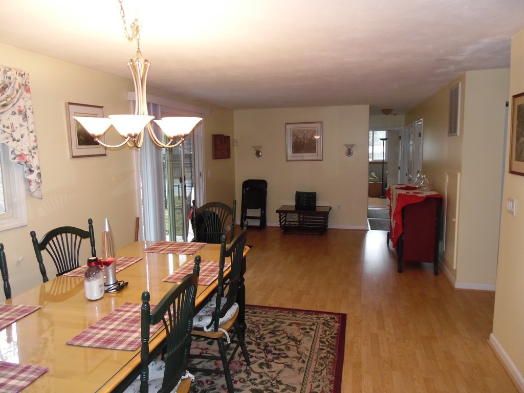 73 Raymond Road Marlborough, MA 01752 - Photo 7 of 23 Gallery Image 7