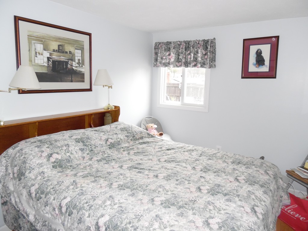 73 Raymond Road Marlborough, MA 01752 - Photo 8 of 23 Gallery Image 8
