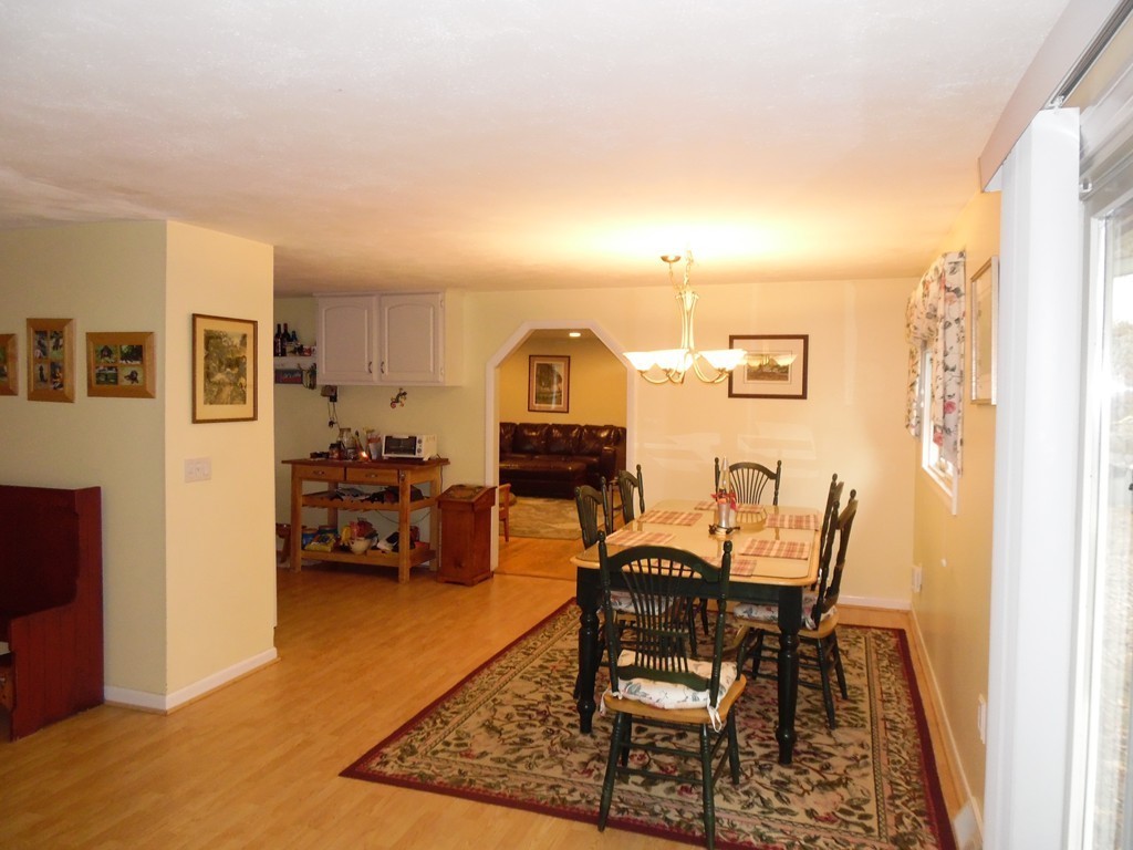 73 Raymond Road Marlborough, MA 01752 - Photo 10 of 23 Gallery Image 10