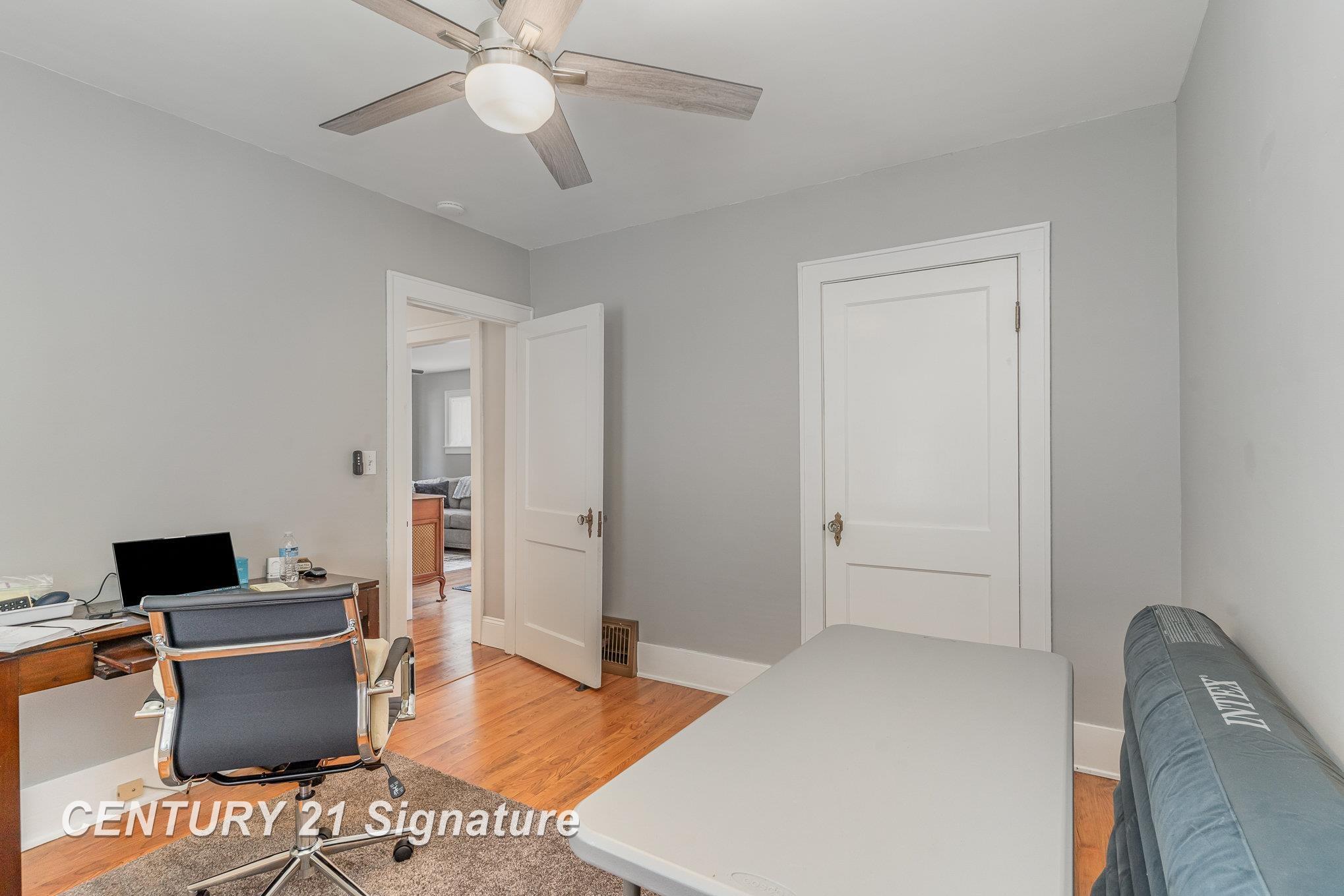 1002 Wilson Street Bay City, MI 48708 - Photo 14 of 30 50148354-00b2cd26-2342-4392-9f66-f972be365ce3.JPG