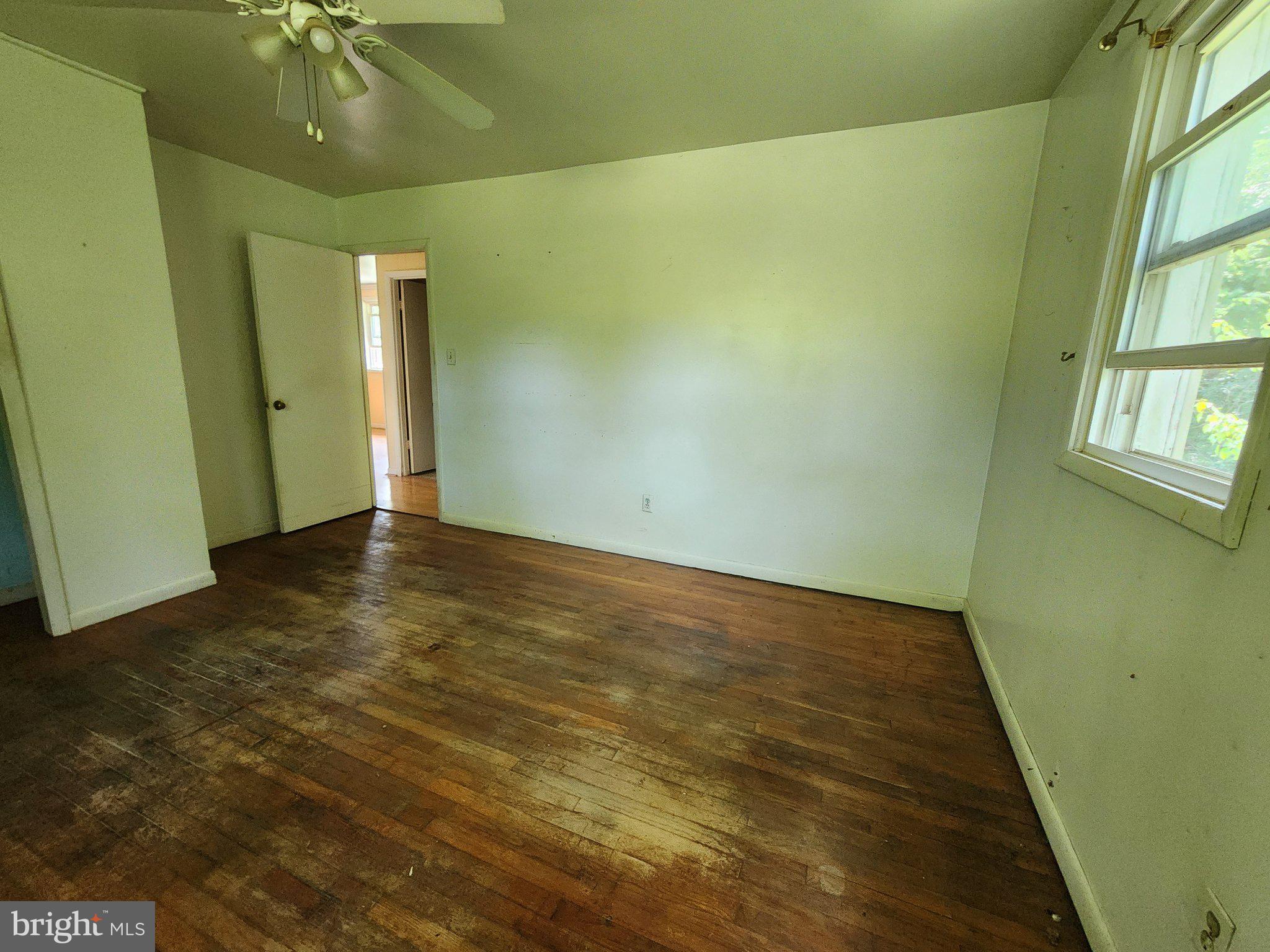 5970 Scaggs Road Owings, MD 20736 - Photo 21 of 23 Spacious room with natural light.