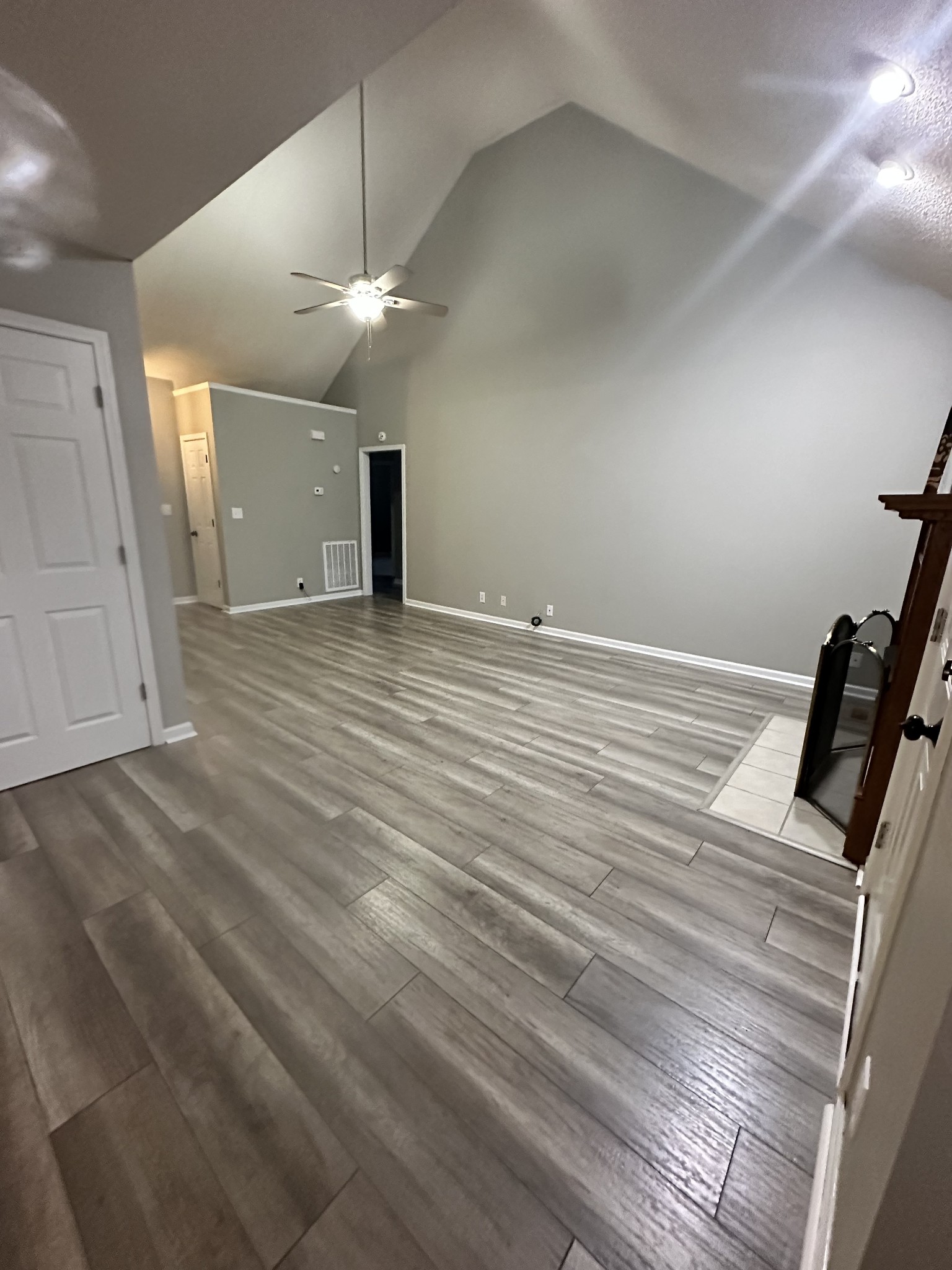 1919 Needmore Road Clarksville, TN 37042 - Photo 12 of 36 Gallery Image 12
