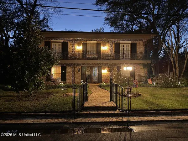 $369,900 | 807 Del Sud Drive, Pascagoula, MS 39581