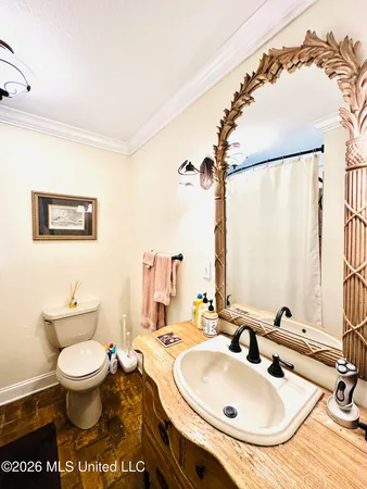 $369,900 | 807 Del Sud Drive, Pascagoula, MS 39581