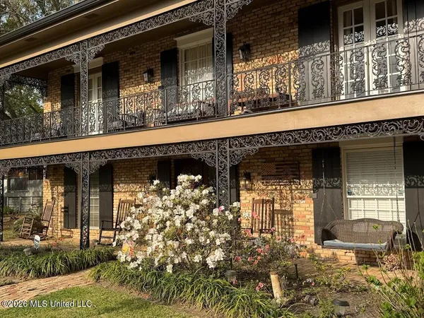 $369,900 | 807 Del Sud Drive, Pascagoula, MS 39581