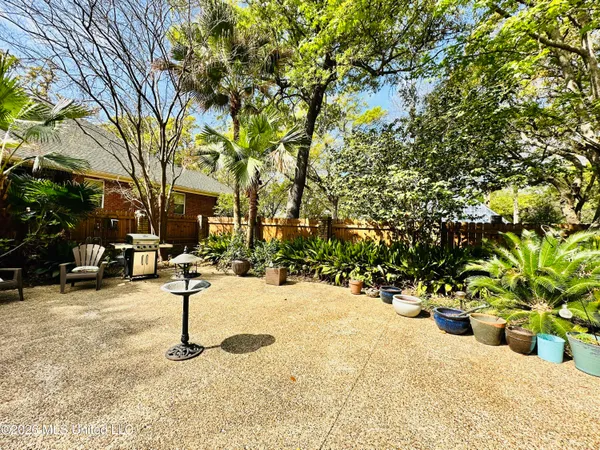 $369,900 | 807 Del Sud Drive, Pascagoula, MS 39581