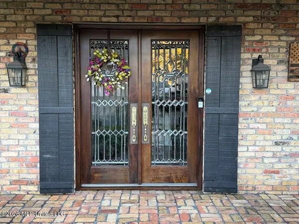 $369,900 | 807 Del Sud Drive, Pascagoula, MS 39581