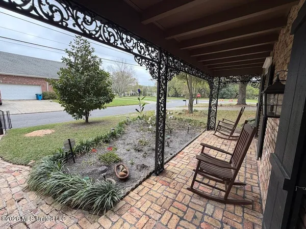 $369,900 | 807 Del Sud Drive, Pascagoula, MS 39581