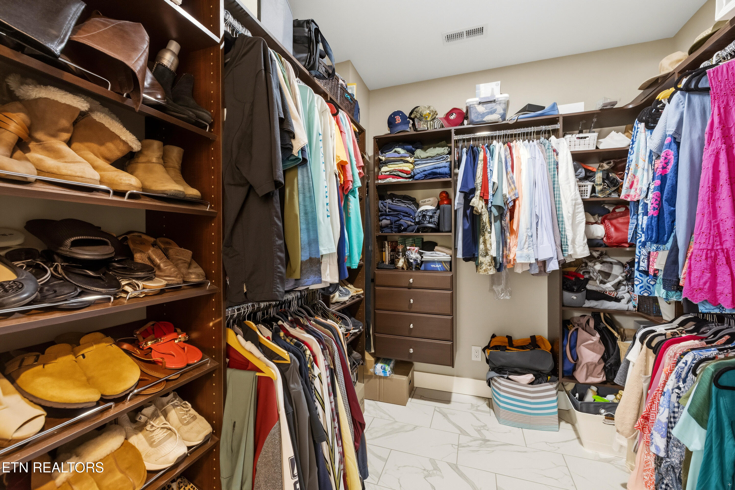 300 Black Fox Road Washburn, TN 37888 - Photo 26 of 53 Primary closet