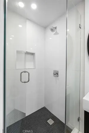 $2,950 | 274 Cliff Drive, Unit 6, Laguna Beach, CA 92651