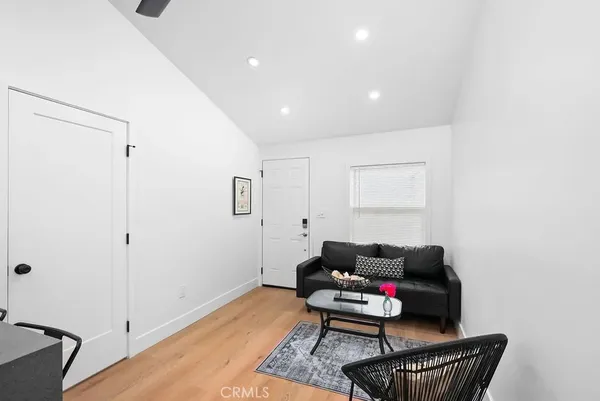 $2,950 | 274 Cliff Drive, Unit 6, Laguna Beach, CA 92651