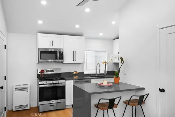 $2,950 | 274 Cliff Drive, Unit 6, Laguna Beach, CA 92651