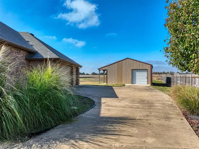 $575,000 | 178 Chazlynn Court, Waxahachie, TX 75165