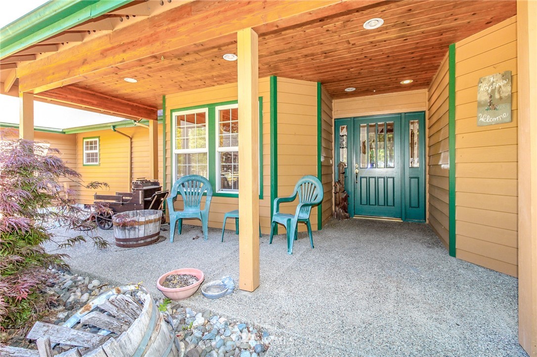 5000 Southwest Old Clifton Road Port Orchard, WA 98367 - Photo 5 of 39 Gallery Image 5