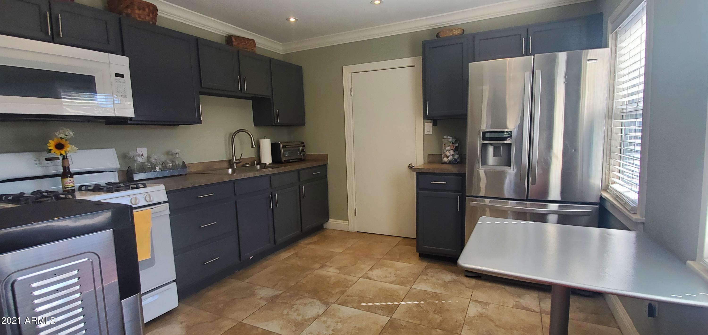 22027 South Ellsworth Road Queen Creek, AZ 85142 - Photo 11 of 26 Kitchen2
