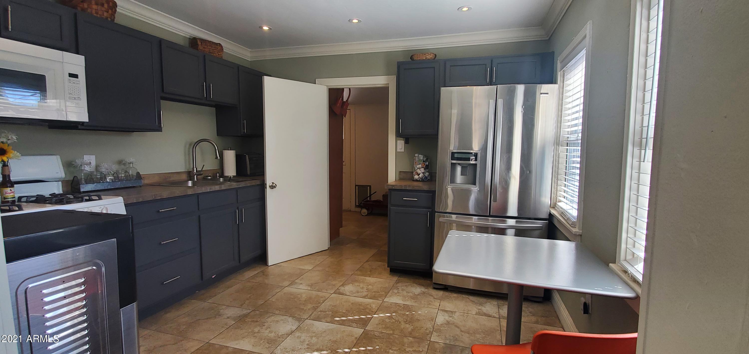 22027 South Ellsworth Road Queen Creek, AZ 85142 - Photo 10 of 26 Kitchen1