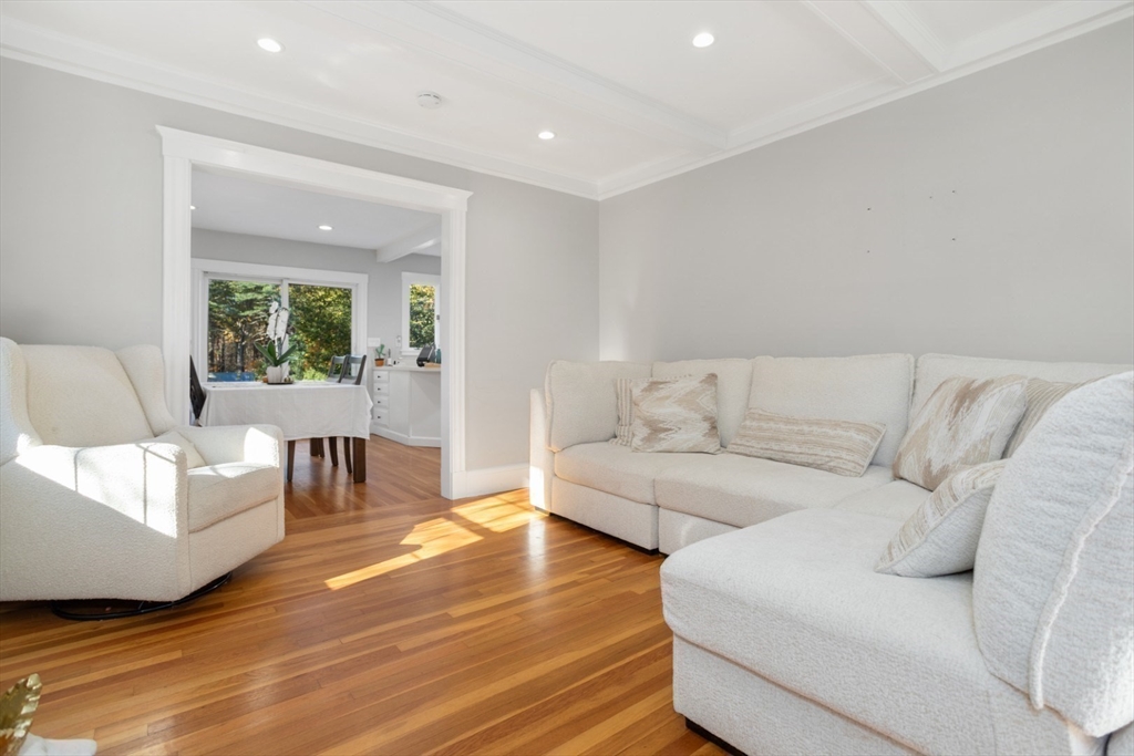 928 Main Street Lynnfield, MA 01940 - Photo 11 of 41