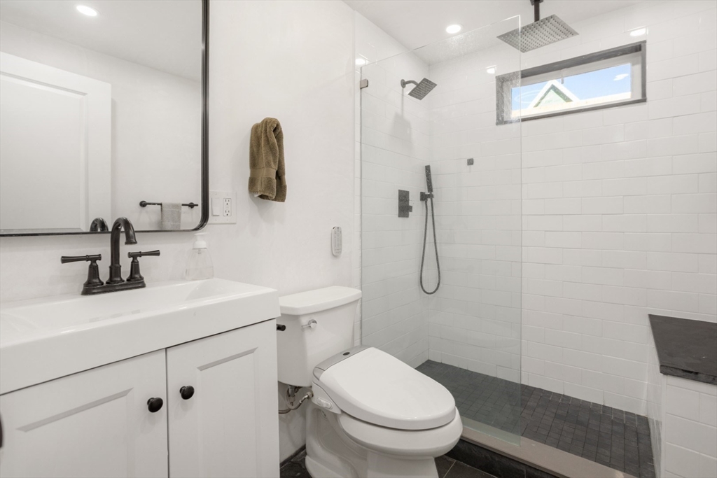 928 Main Street Lynnfield, MA 01940 - Photo 19 of 41